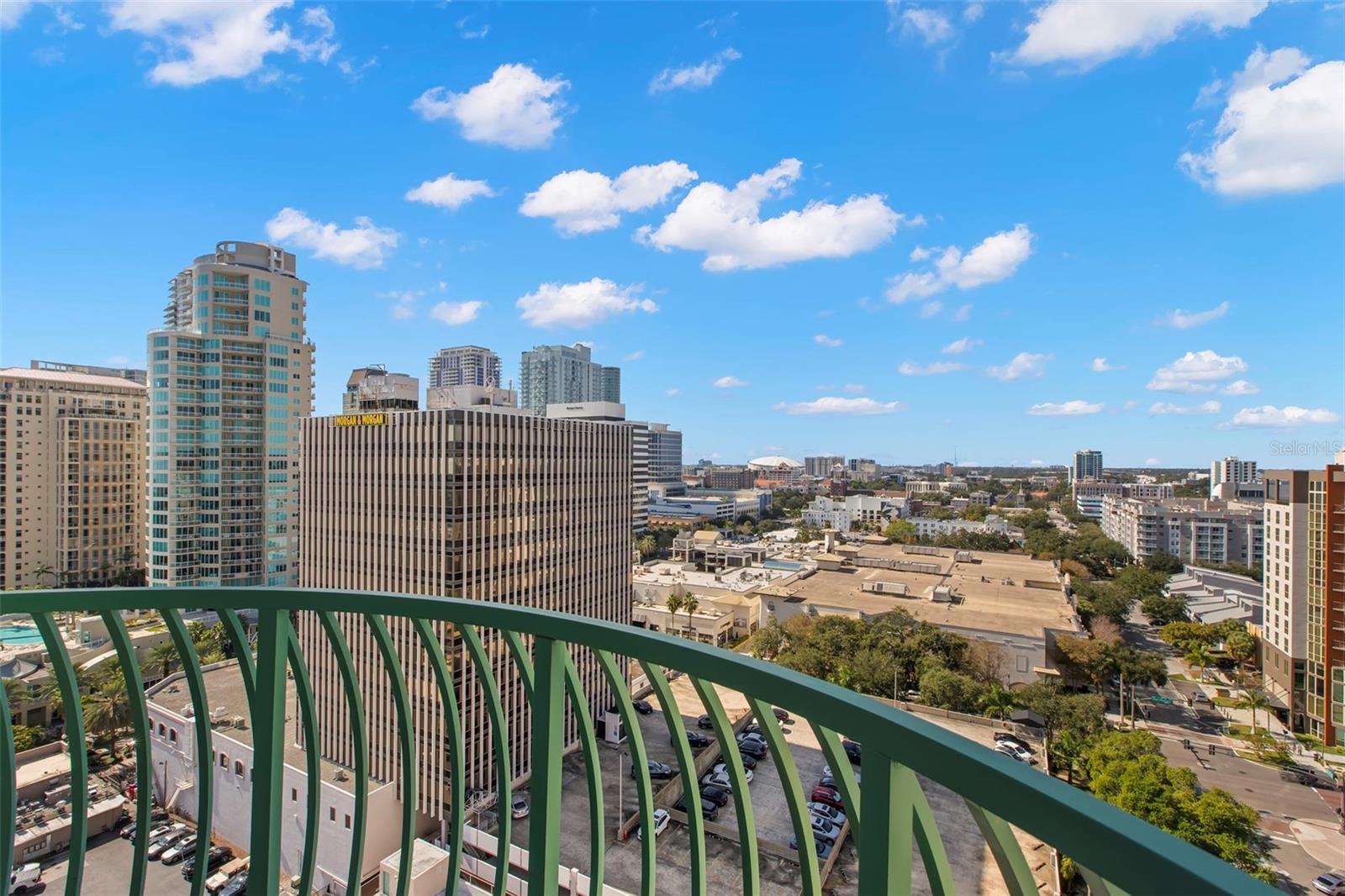 Listing photo id 41 for 288 Beach Drive Ne Ph-2a