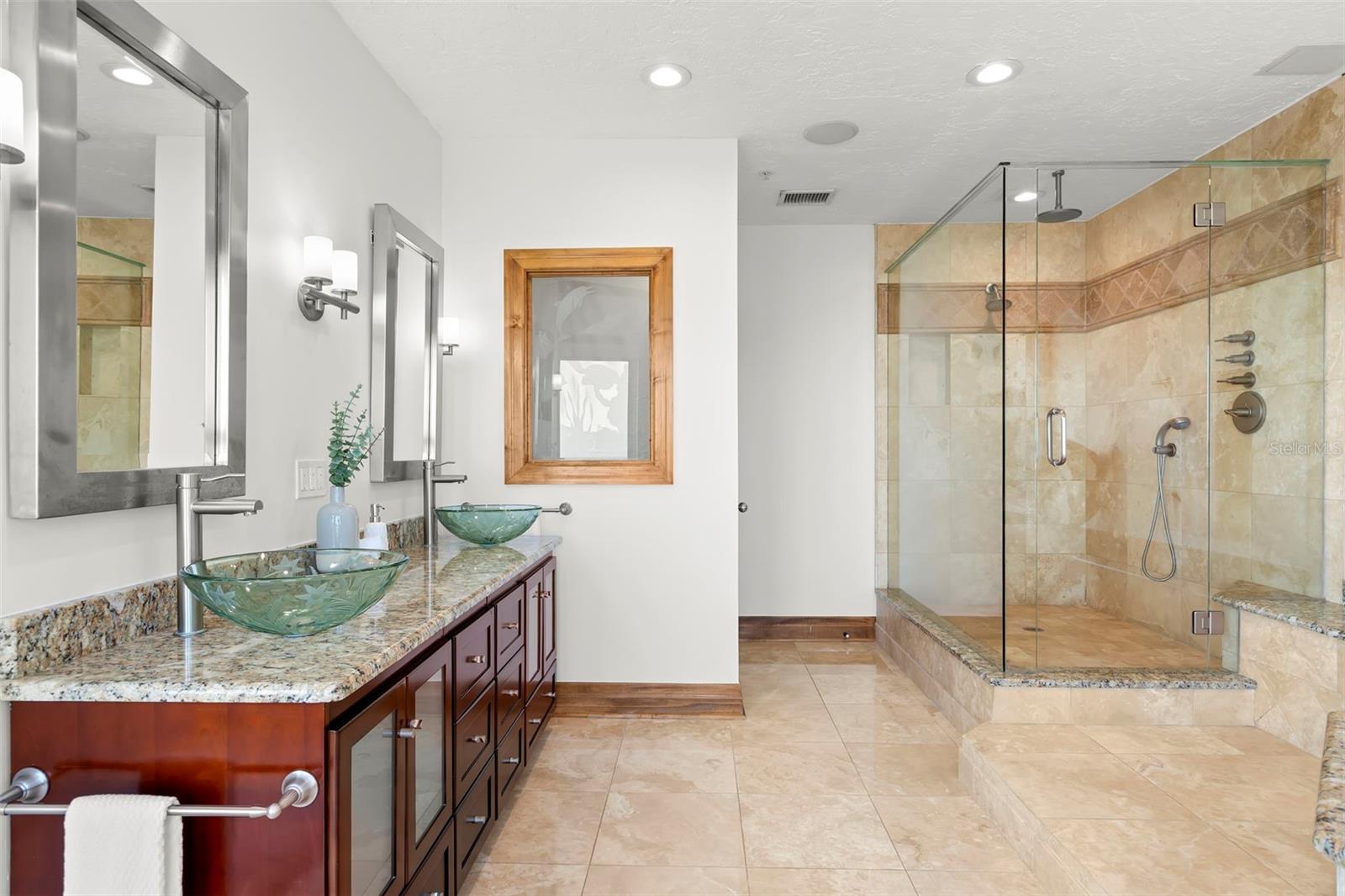 Listing photo id 54 for 288 Beach Drive Ne Ph-2a