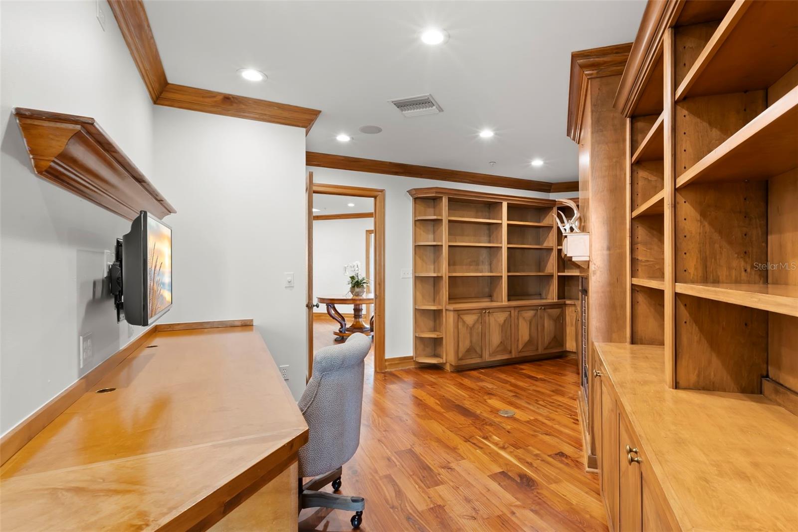 Listing photo id 57 for 288 Beach Drive Ne Ph-2a