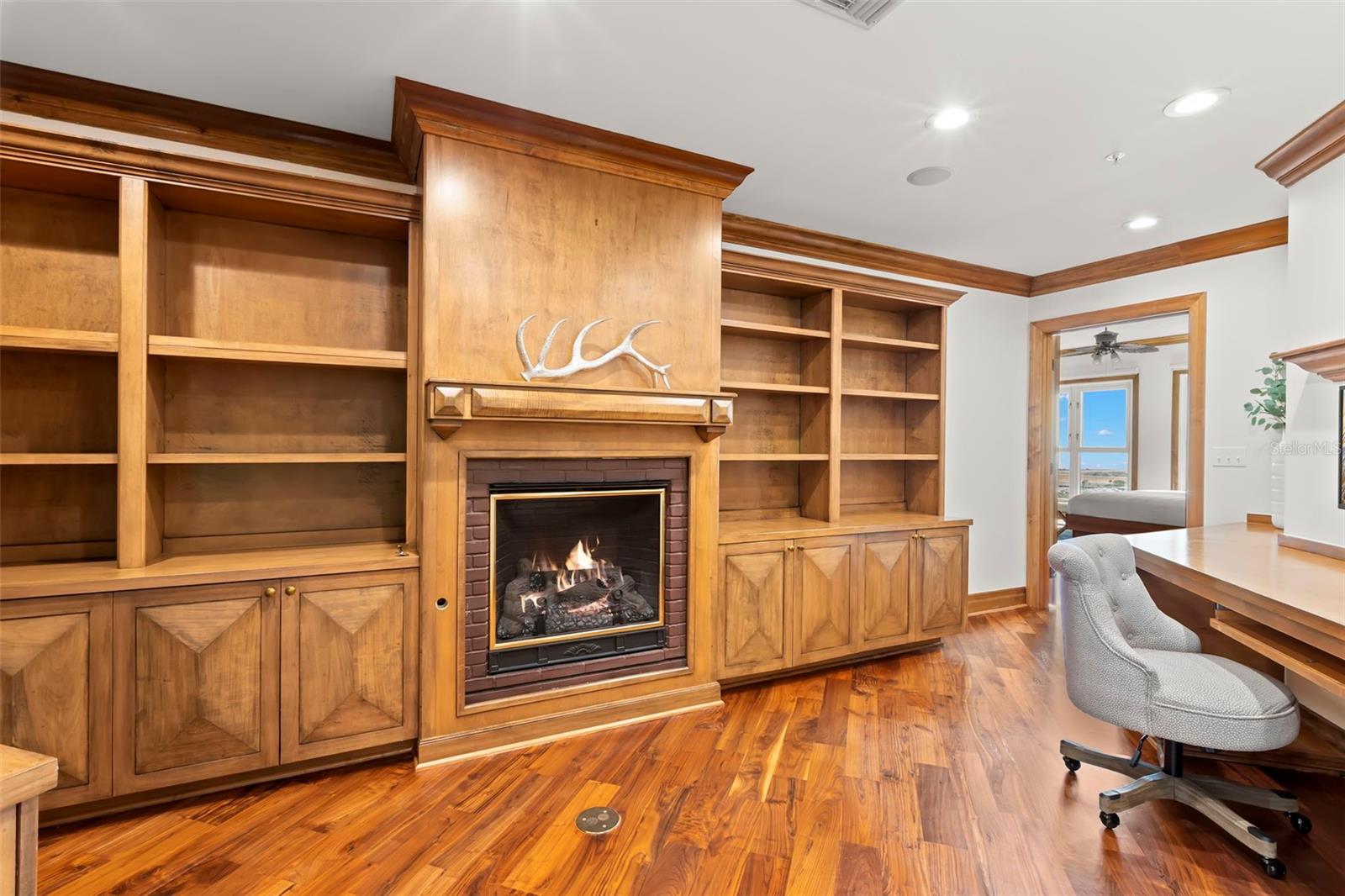 Listing photo id 58 for 288 Beach Drive Ne Ph-2a