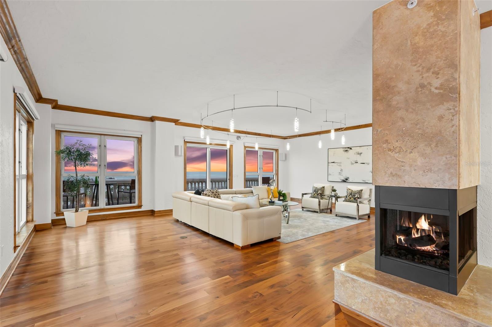 Listing photo id 65 for 288 Beach Drive Ne Ph-2a