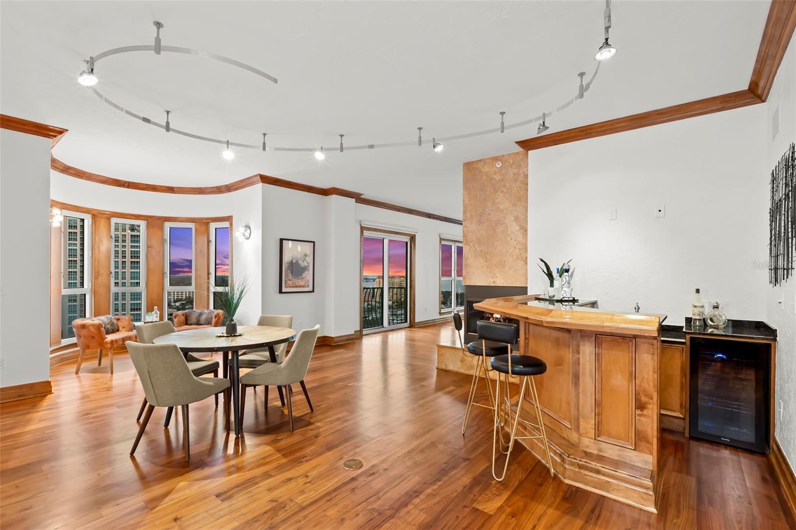 Listing photo id 69 for 288 Beach Drive Ne Ph-2a