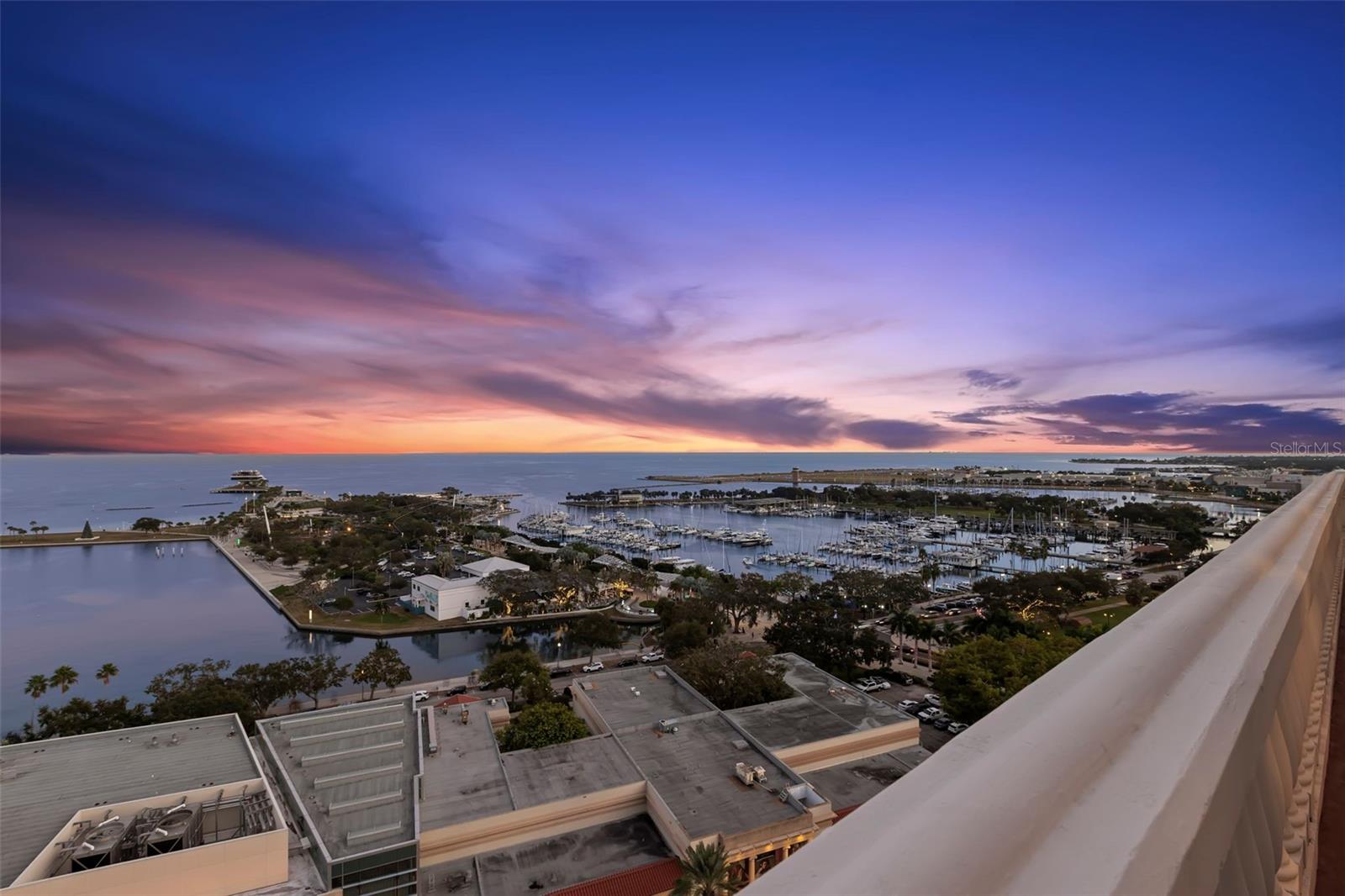 Listing photo id 75 for 288 Beach Drive Ne Ph-2a