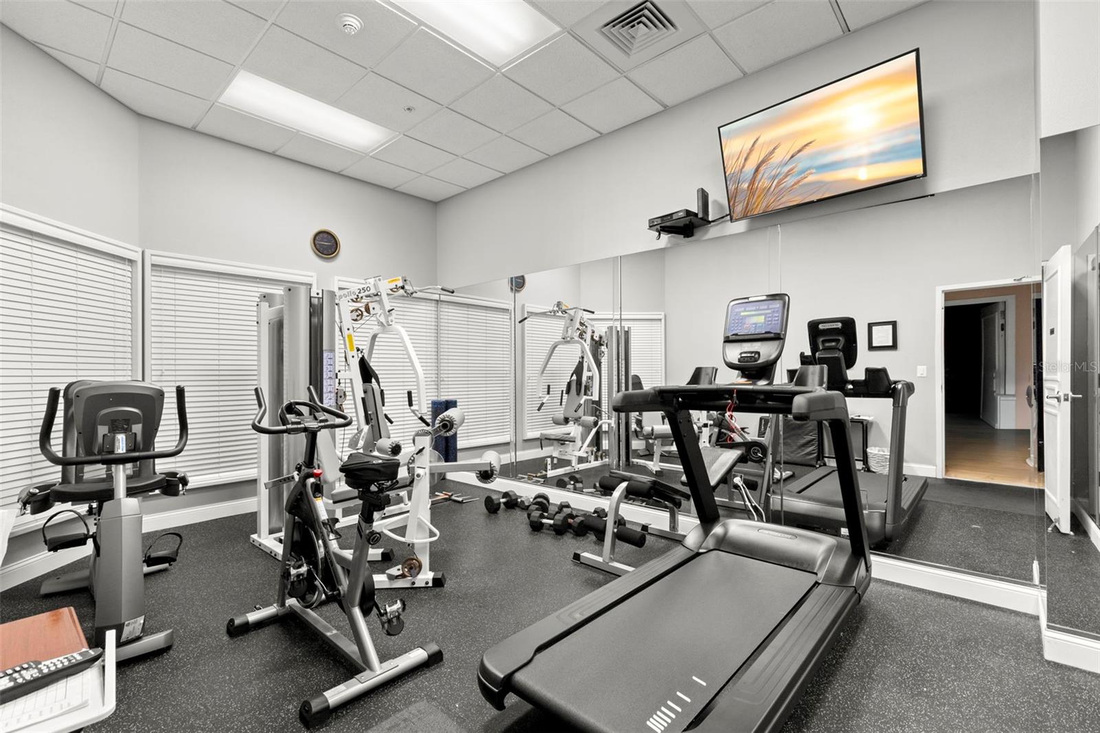 Listing photo id 97 for 288 Beach Drive Ne Ph-2a