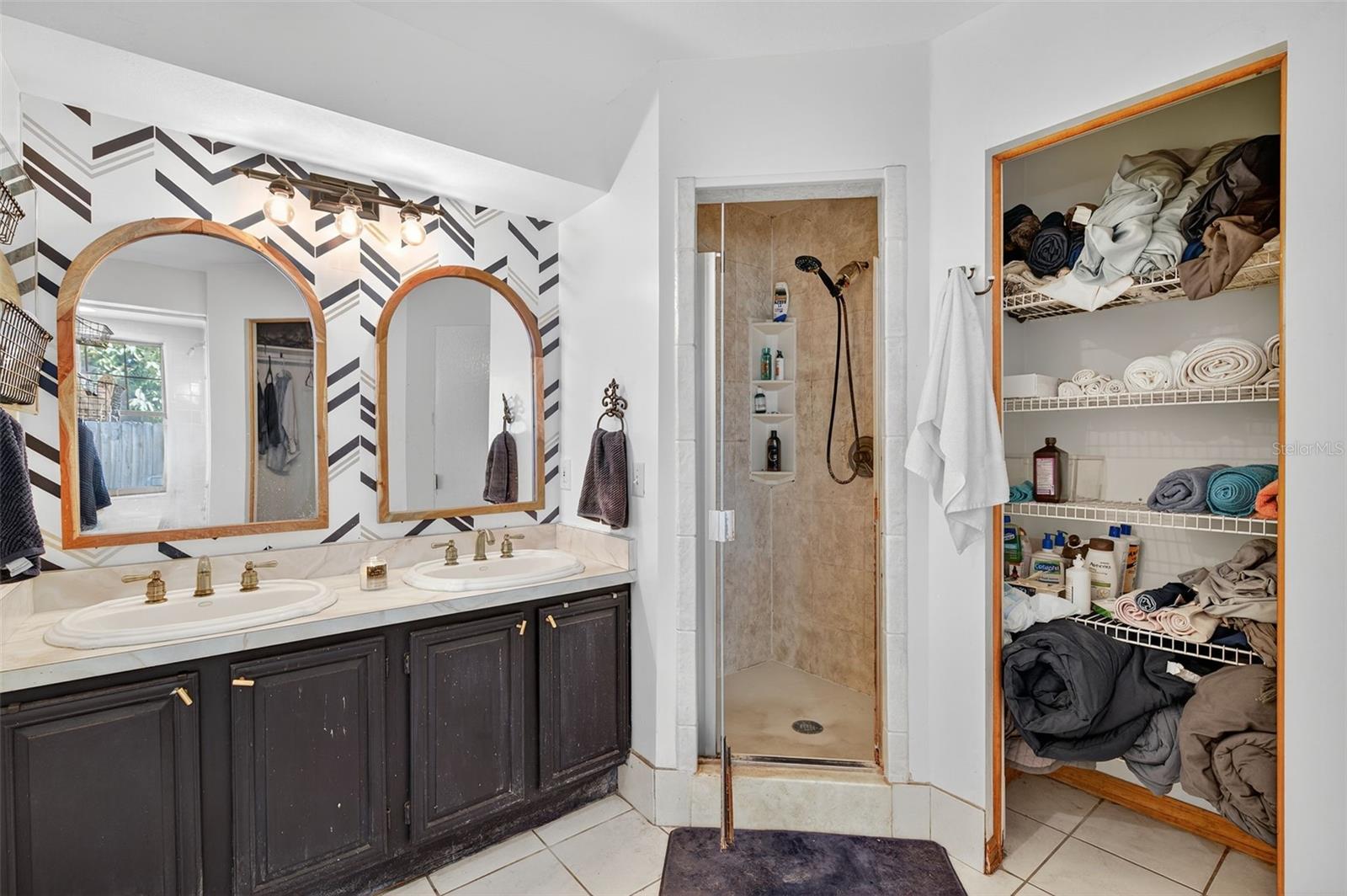 Image 15 of 41 For 3253 Montrose Circle