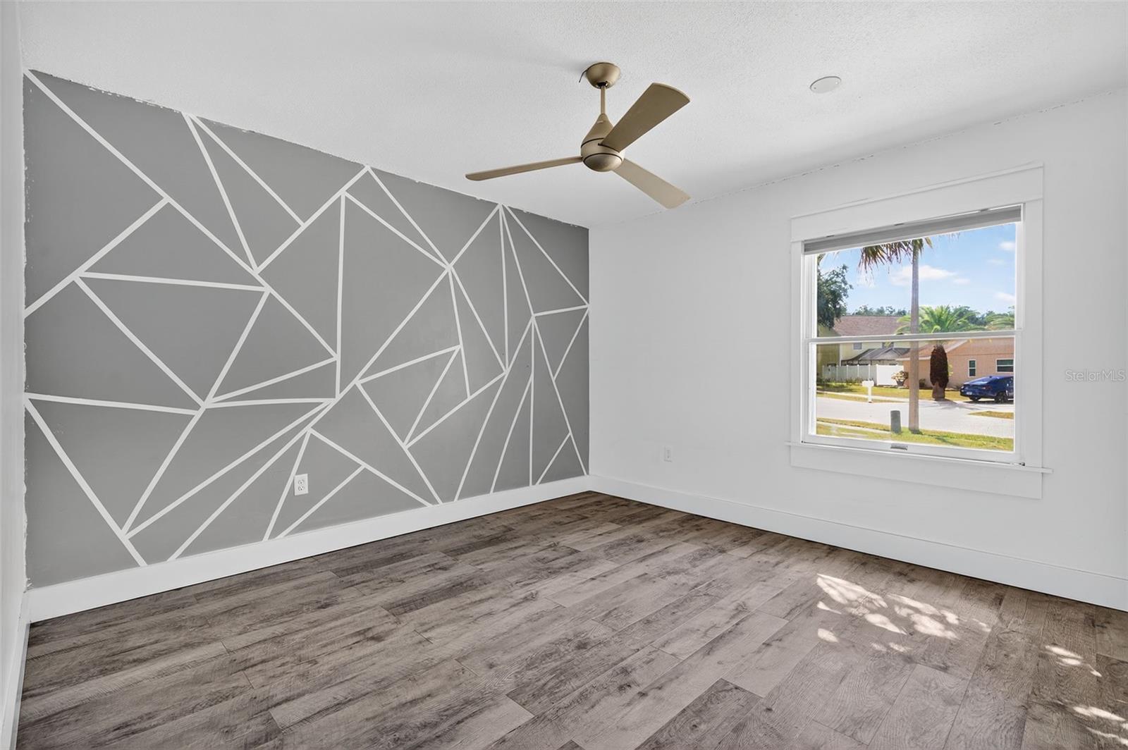 Image 17 of 41 For 3253 Montrose Circle