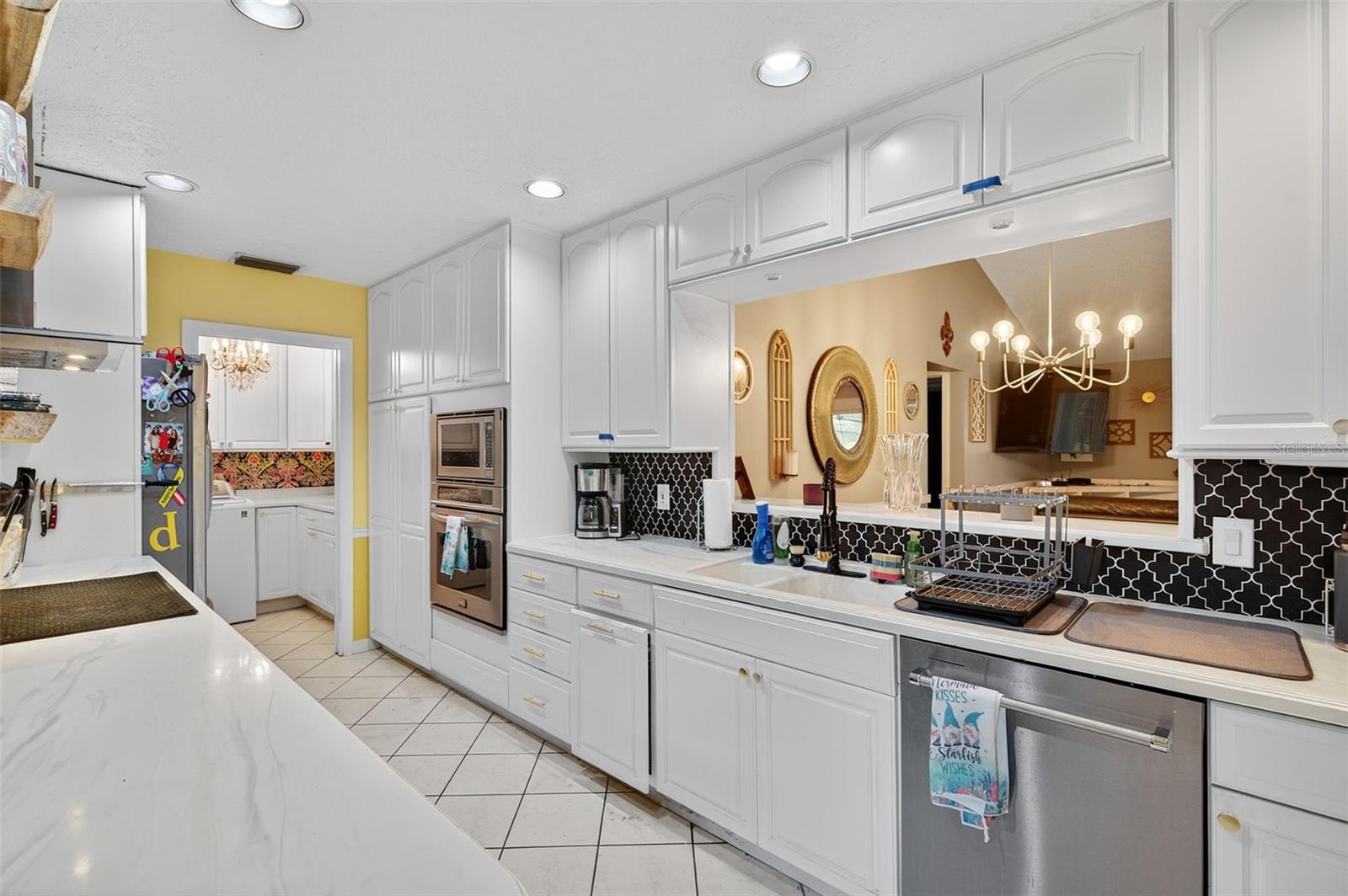 Image 3 of 41 For 3253 Montrose Circle