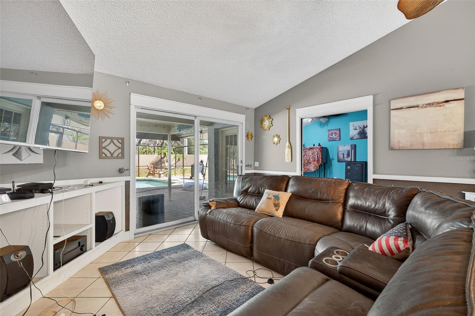 Image 4 of 41 For 3253 Montrose Circle