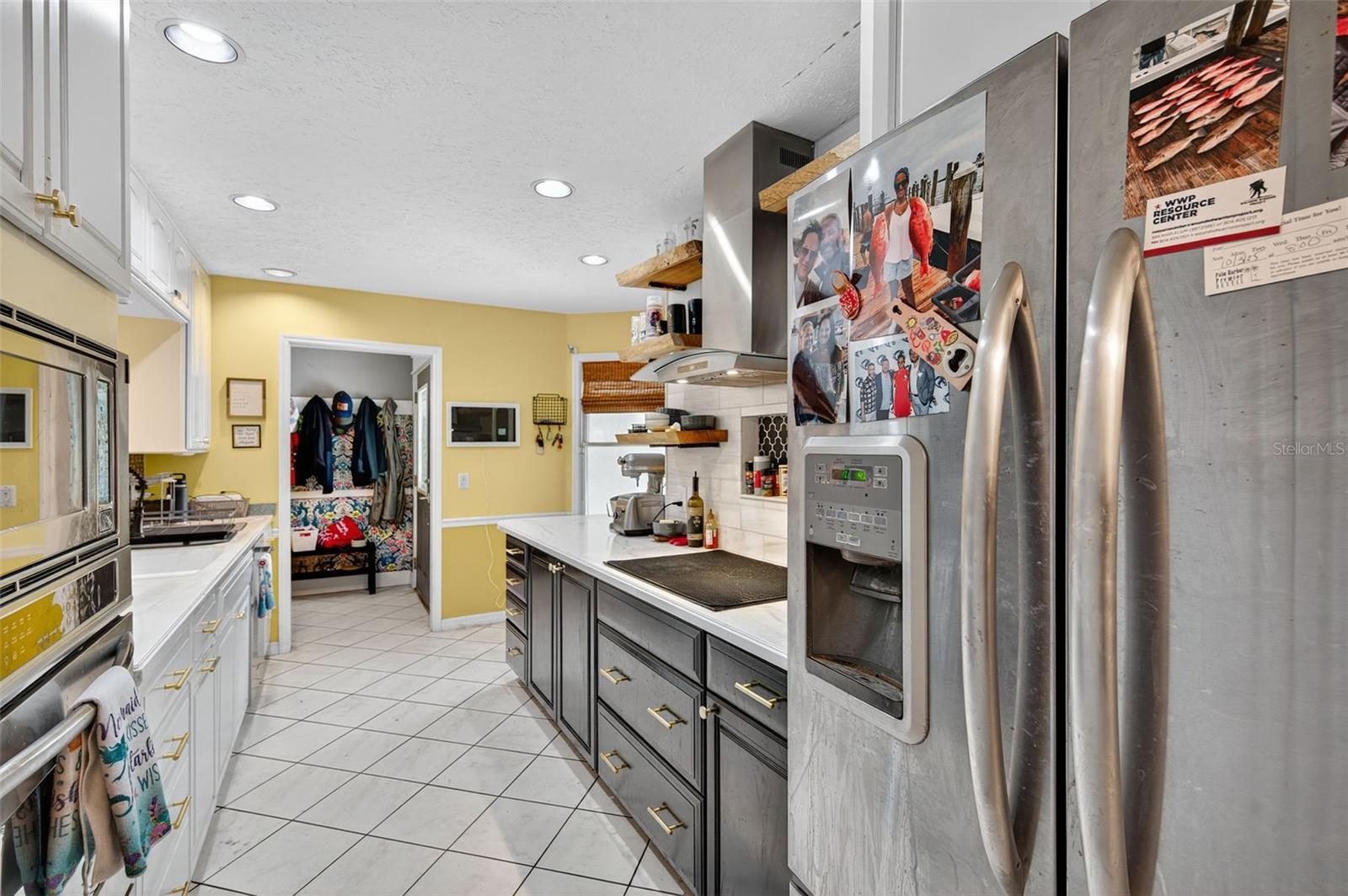 Image 7 of 41 For 3253 Montrose Circle