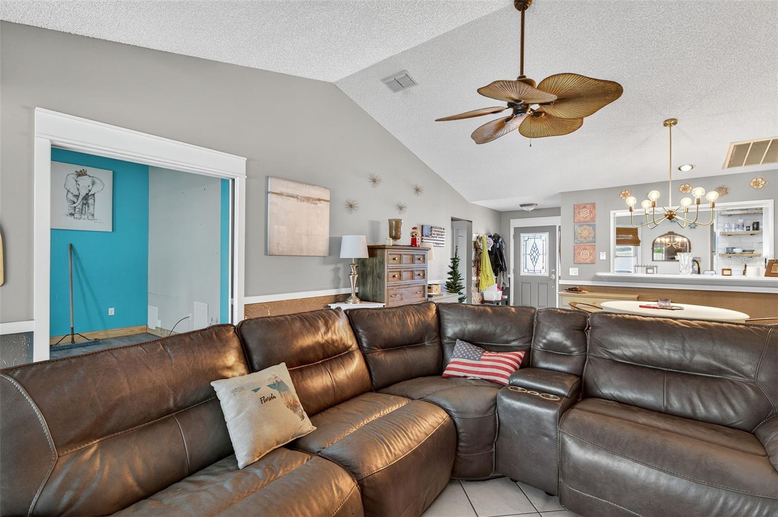 Image 8 of 41 For 3253 Montrose Circle