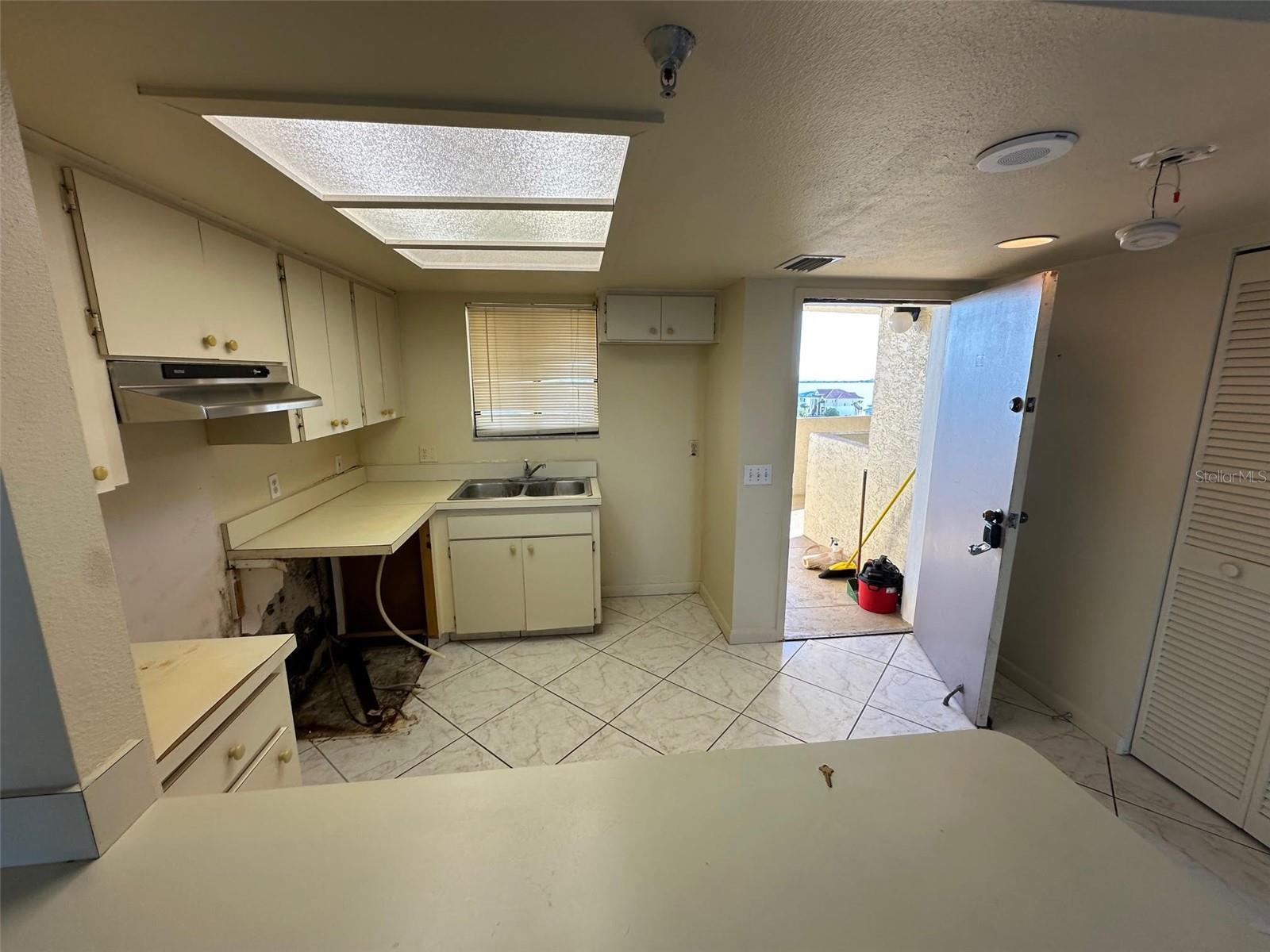 Image 15 of 44 For 5915 Sea Ranch Drive 610