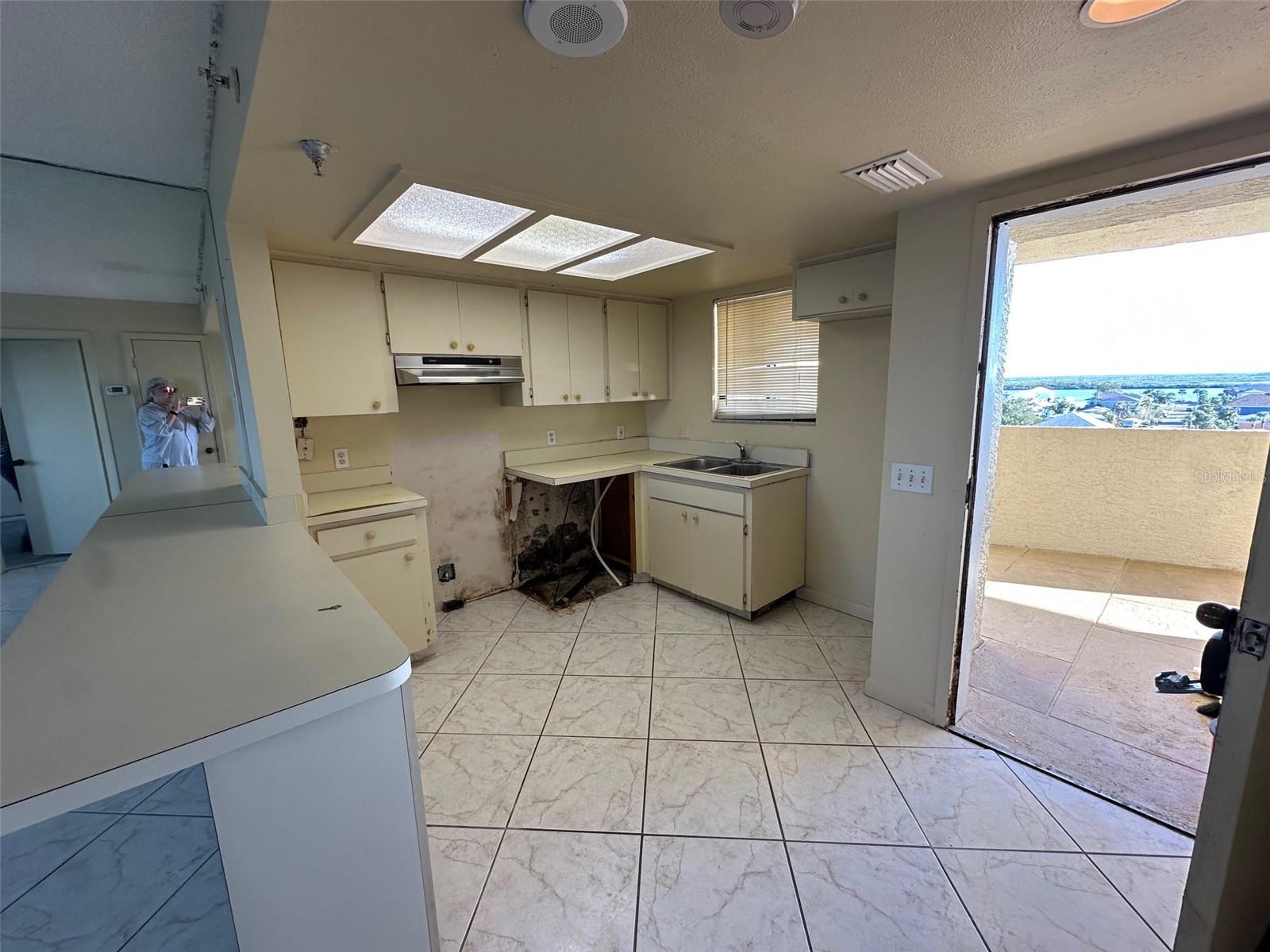 Image 3 of 44 For 5915 Sea Ranch Drive 610