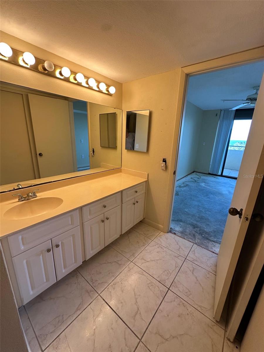 Image 8 of 44 For 5915 Sea Ranch Drive 610