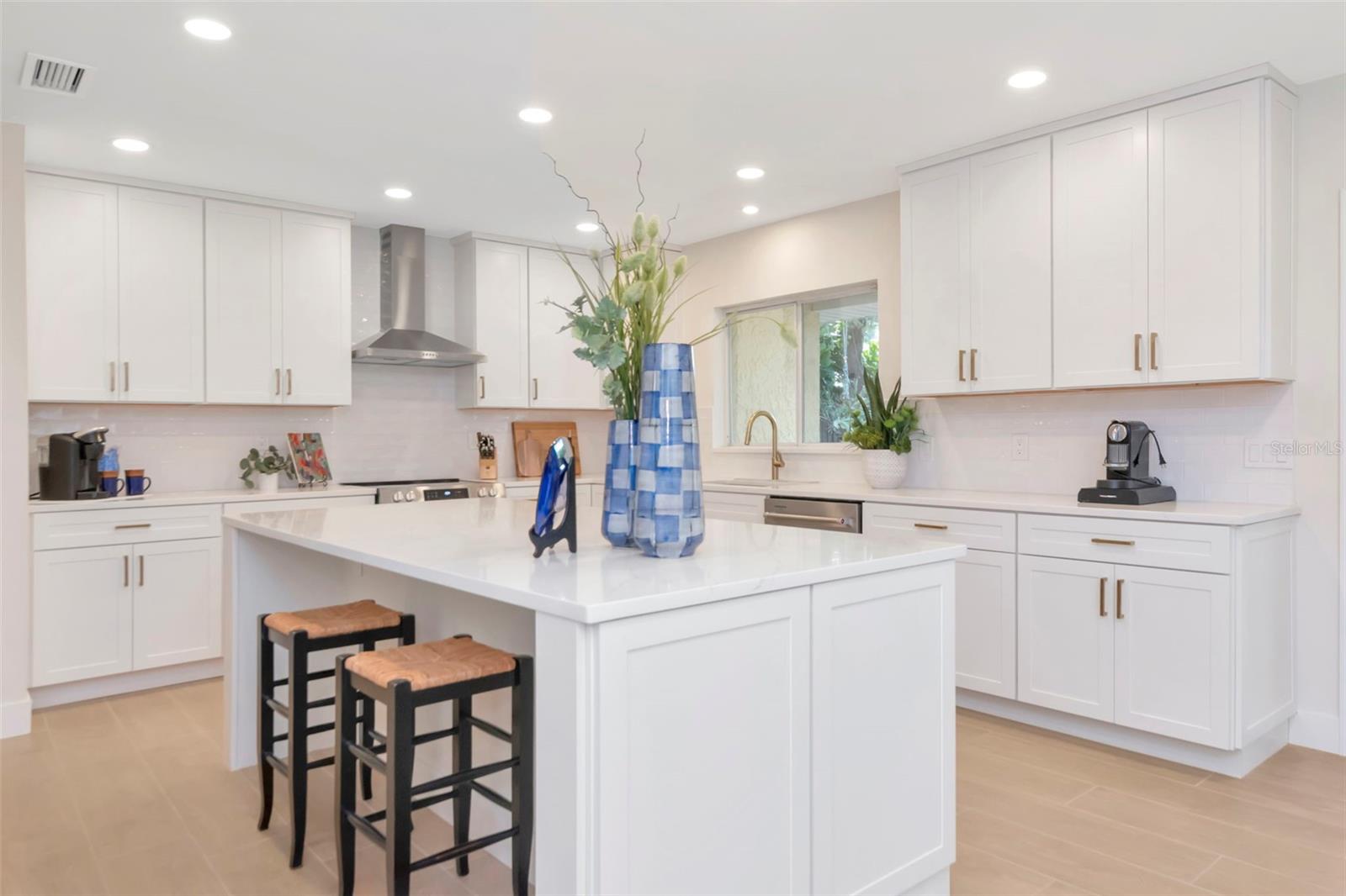 Image 10 of 52 For 1704 Saint Louie Street