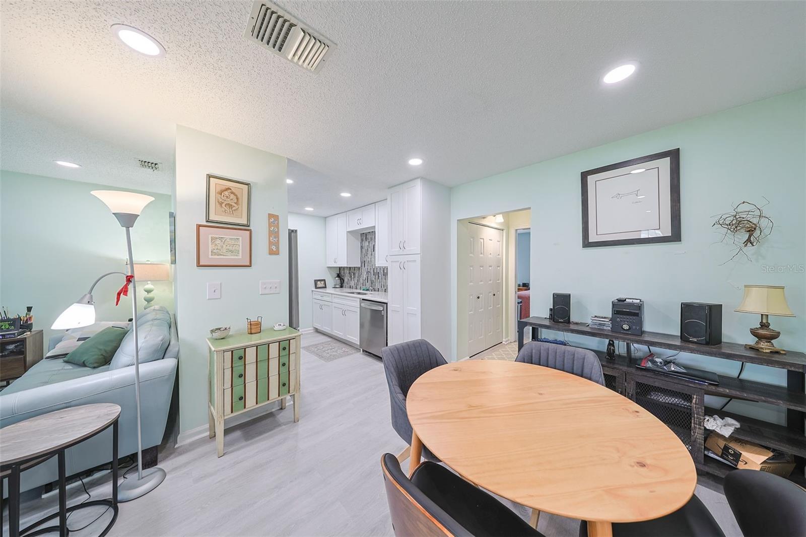 Image 14 of 85 For 1902 Dandridge Street 24