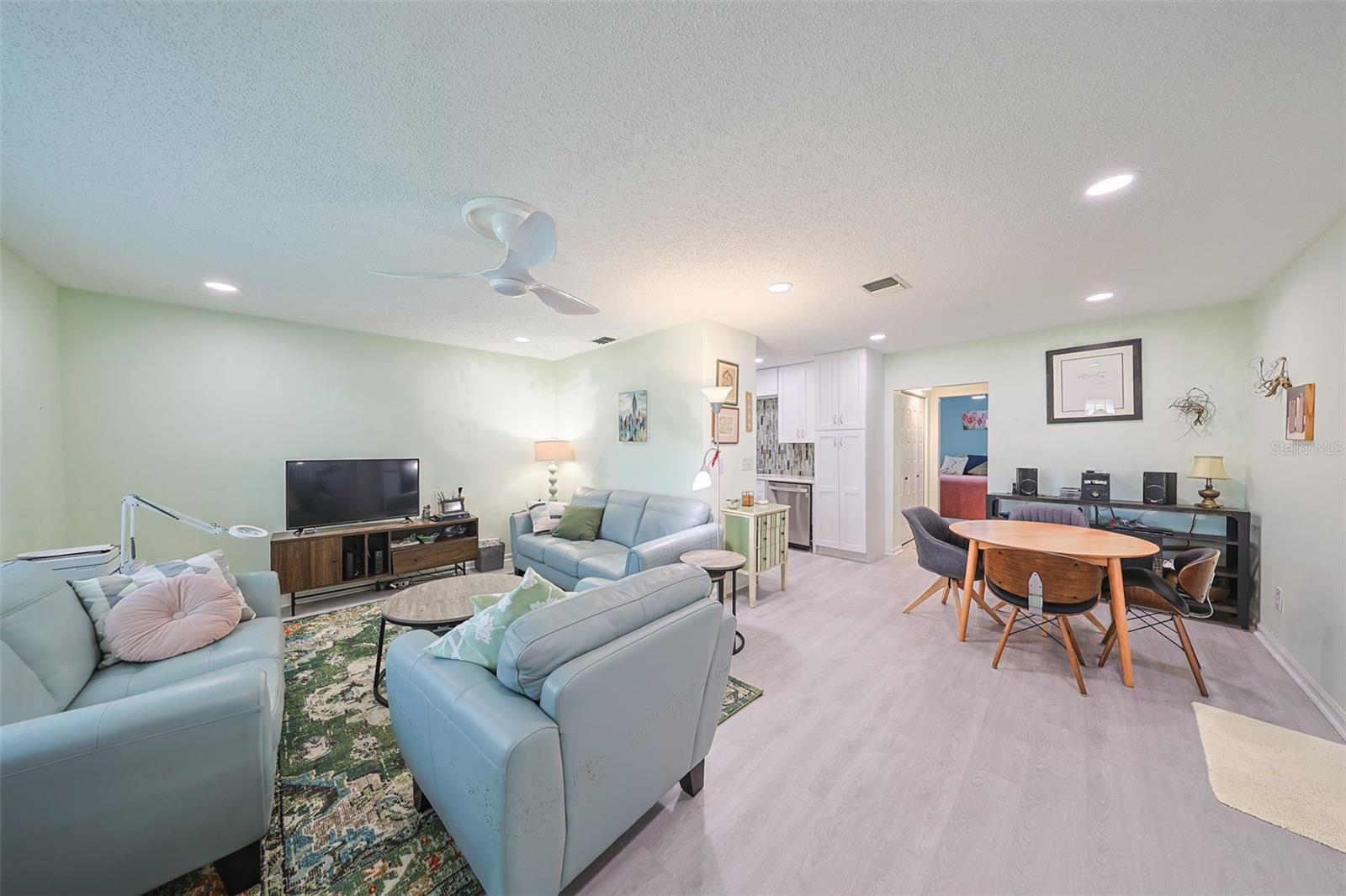 Image 16 of 85 For 1902 Dandridge Street 24