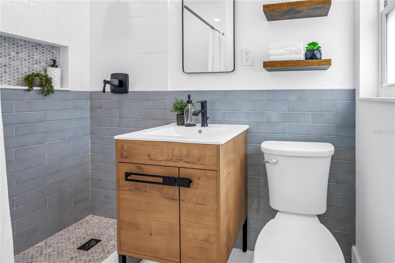 Image 12 of 22 For 6161 35th Avenue N