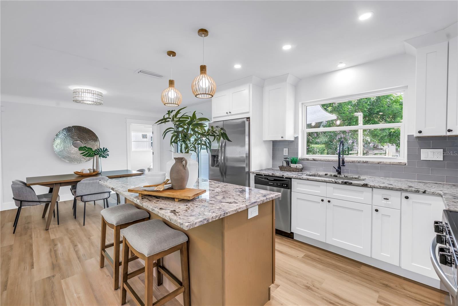 Image 6 of 22 For 6161 35th Avenue N