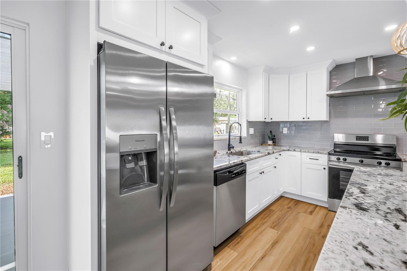 Image 7 of 22 For 6161 35th Avenue N