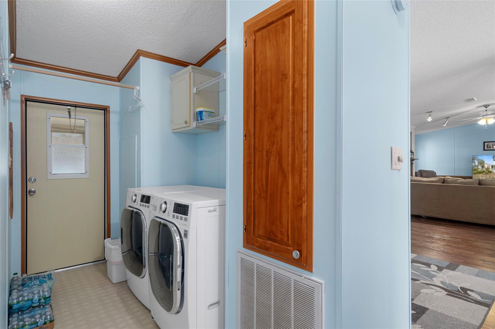 Image 24 of 38 For 14227 Adair Street