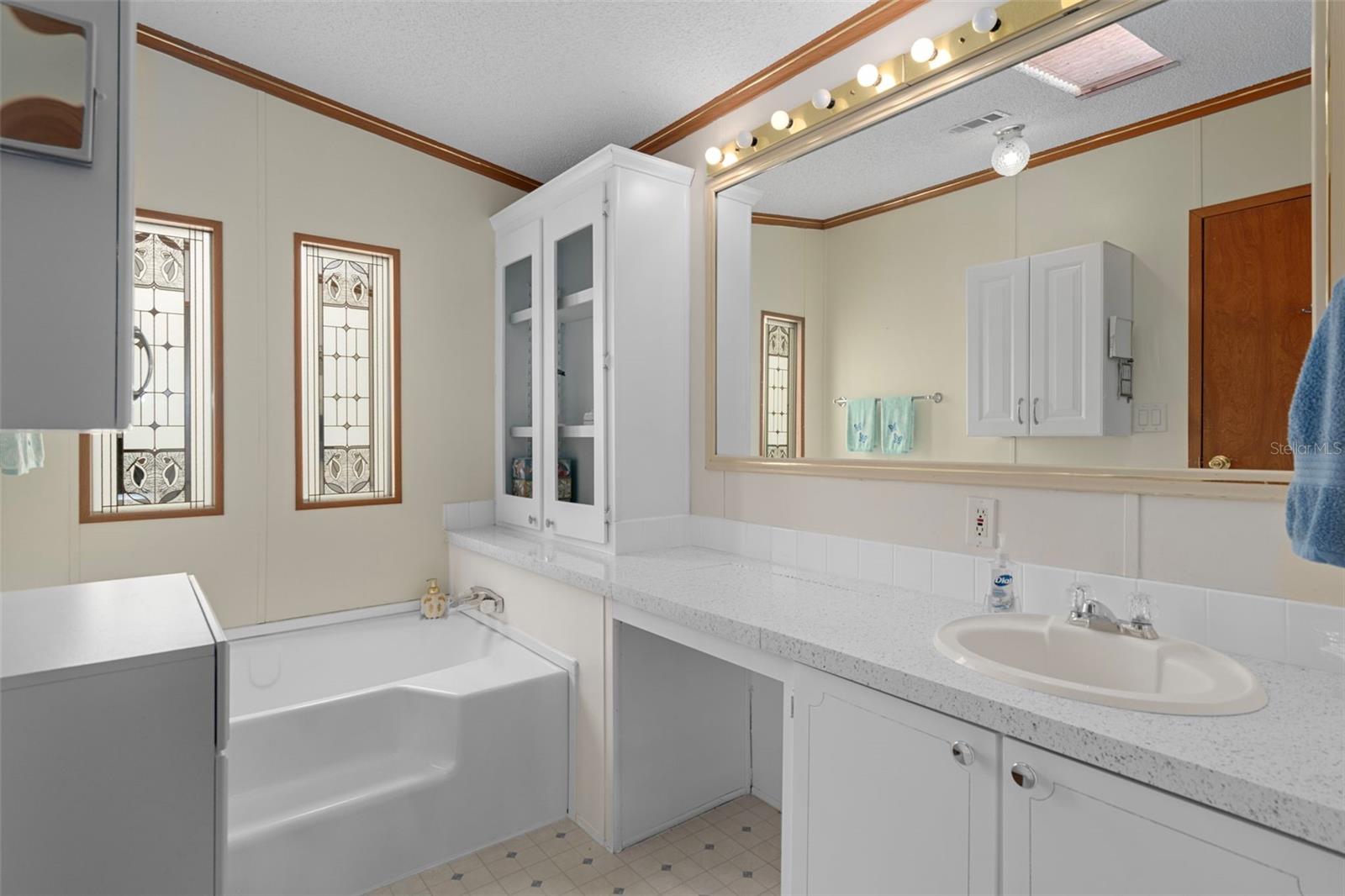 Image 27 of 38 For 14227 Adair Street