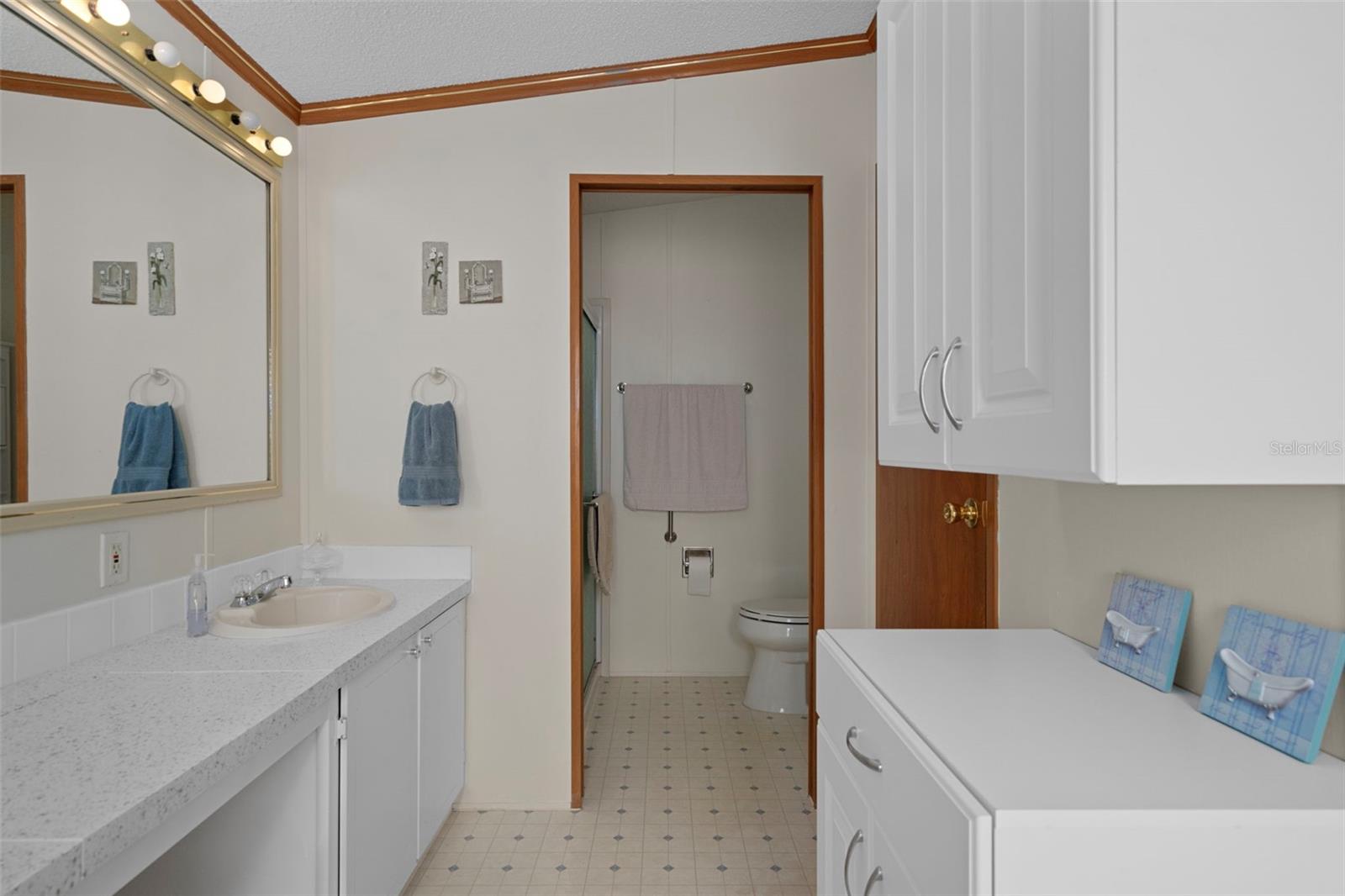 Image 28 of 38 For 14227 Adair Street