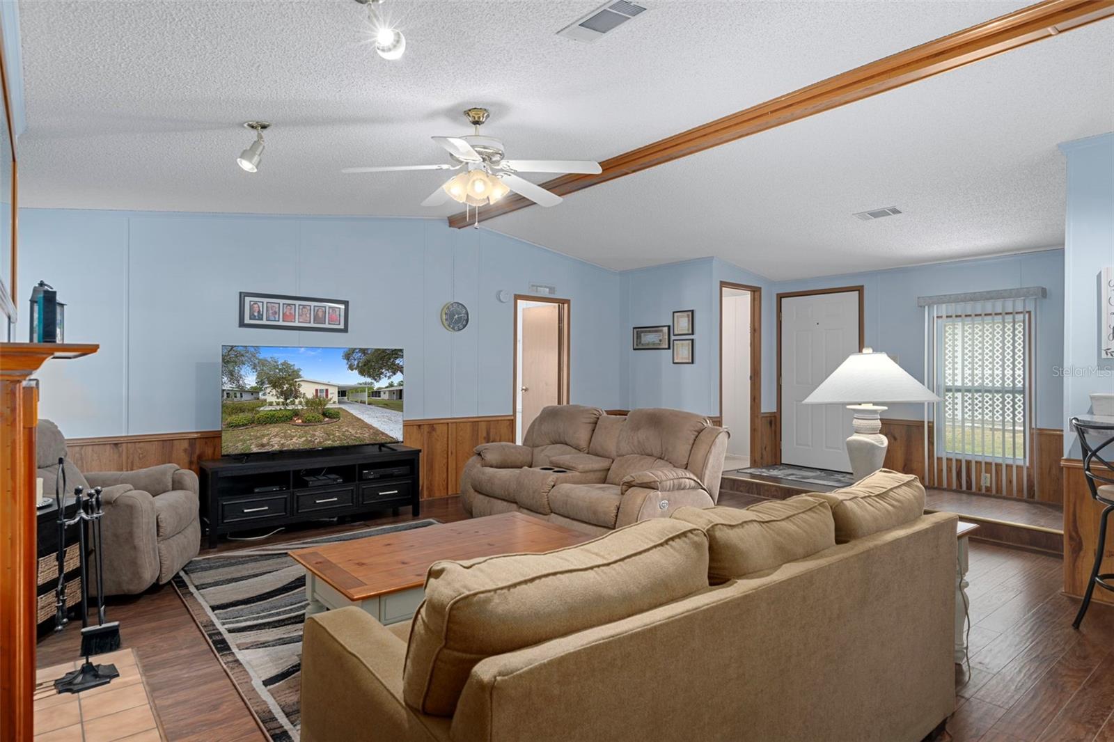 Image 9 of 38 For 14227 Adair Street