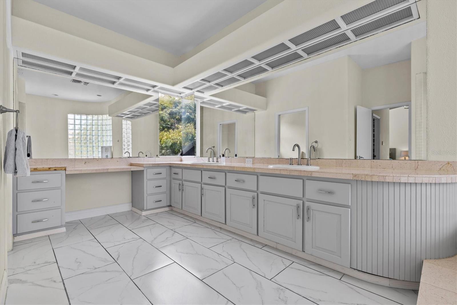 Image 23 of 82 For 1520 Jade Lane