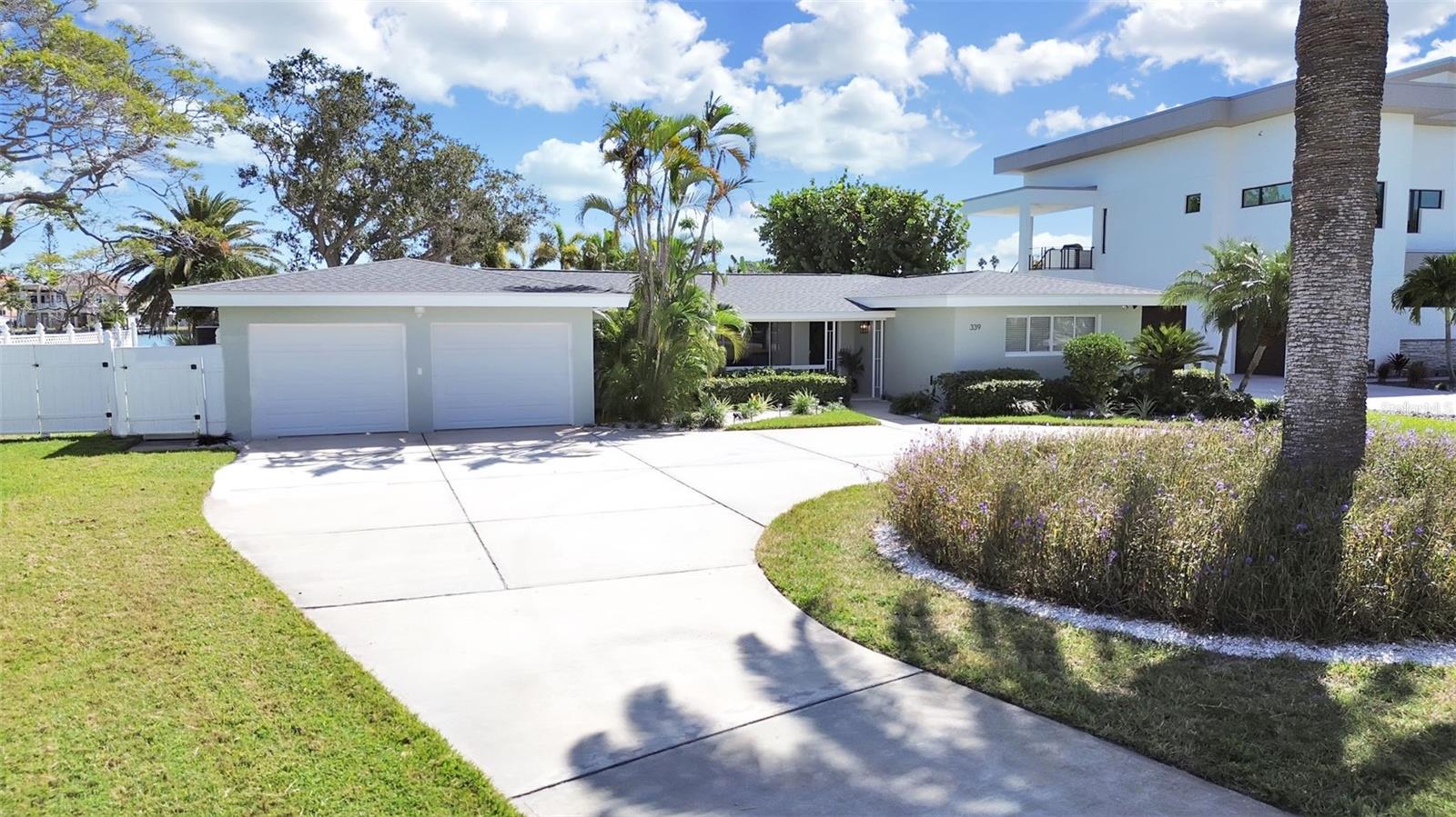Listing photo id 0 for 339 Bath Club Boulevard S