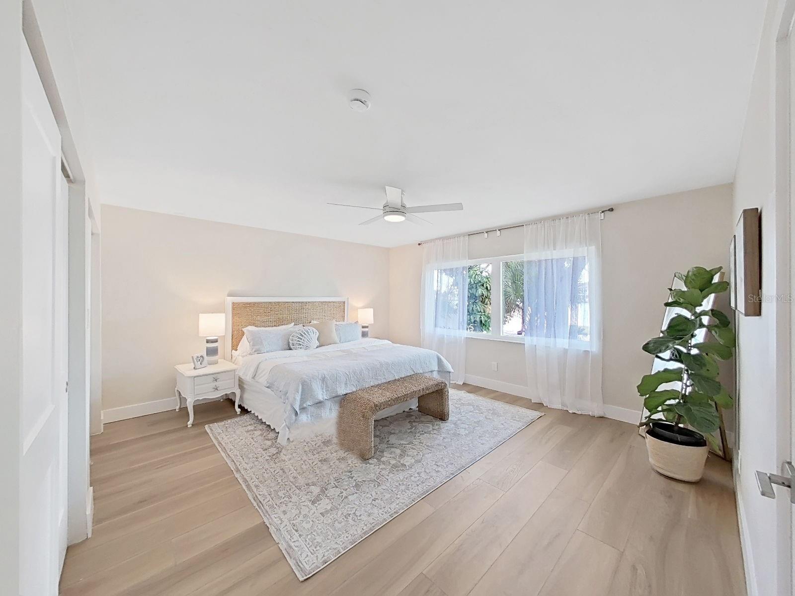 Listing photo id 32 for 339 Bath Club Boulevard S