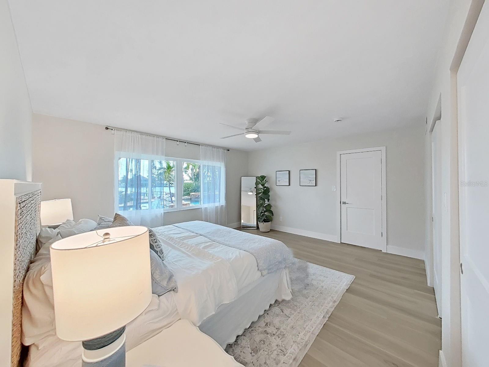 Listing photo id 33 for 339 Bath Club Boulevard S