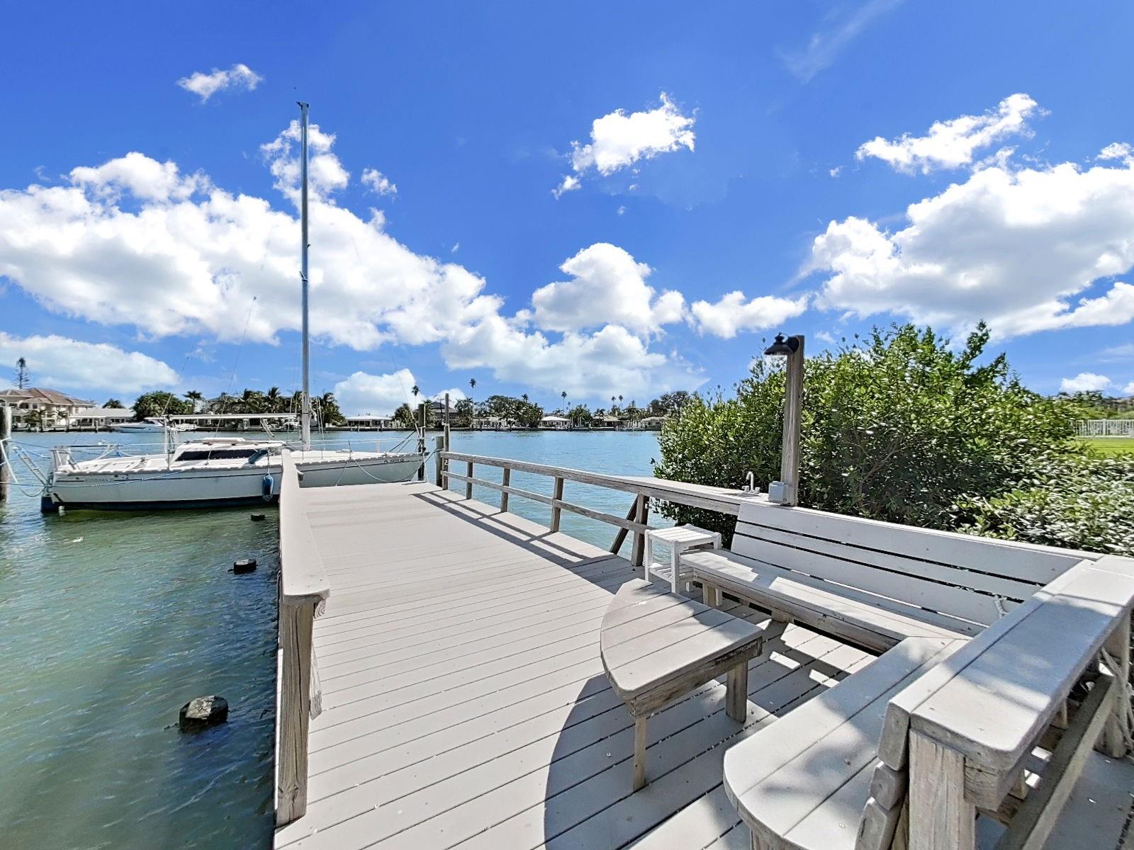 Listing photo id 36 for 339 Bath Club Boulevard S