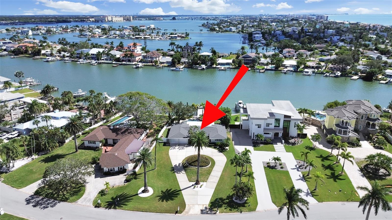 Listing photo id 4 for 339 Bath Club Boulevard S
