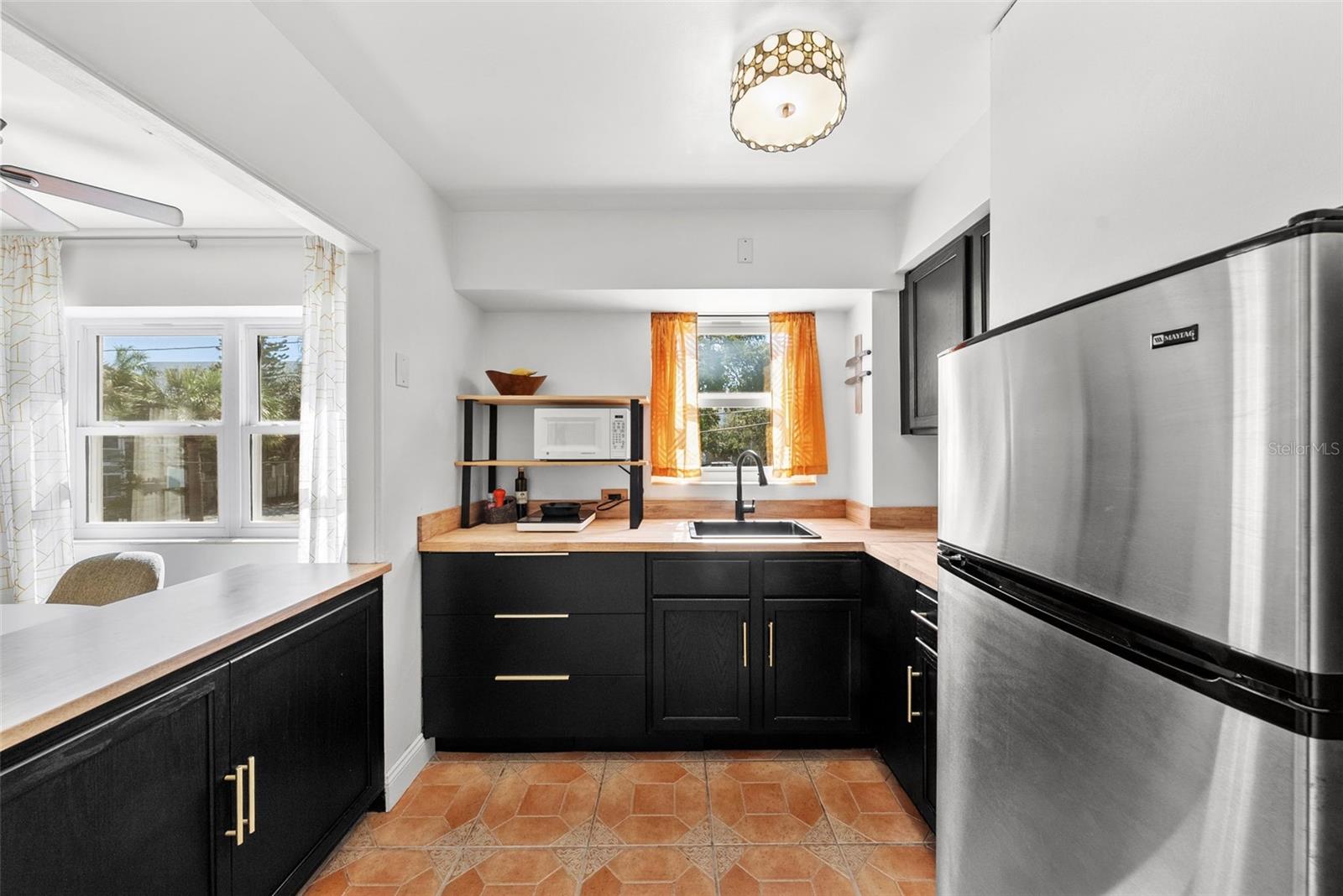 Image 11 of 36 For 750 Burlington Avenue N 1h