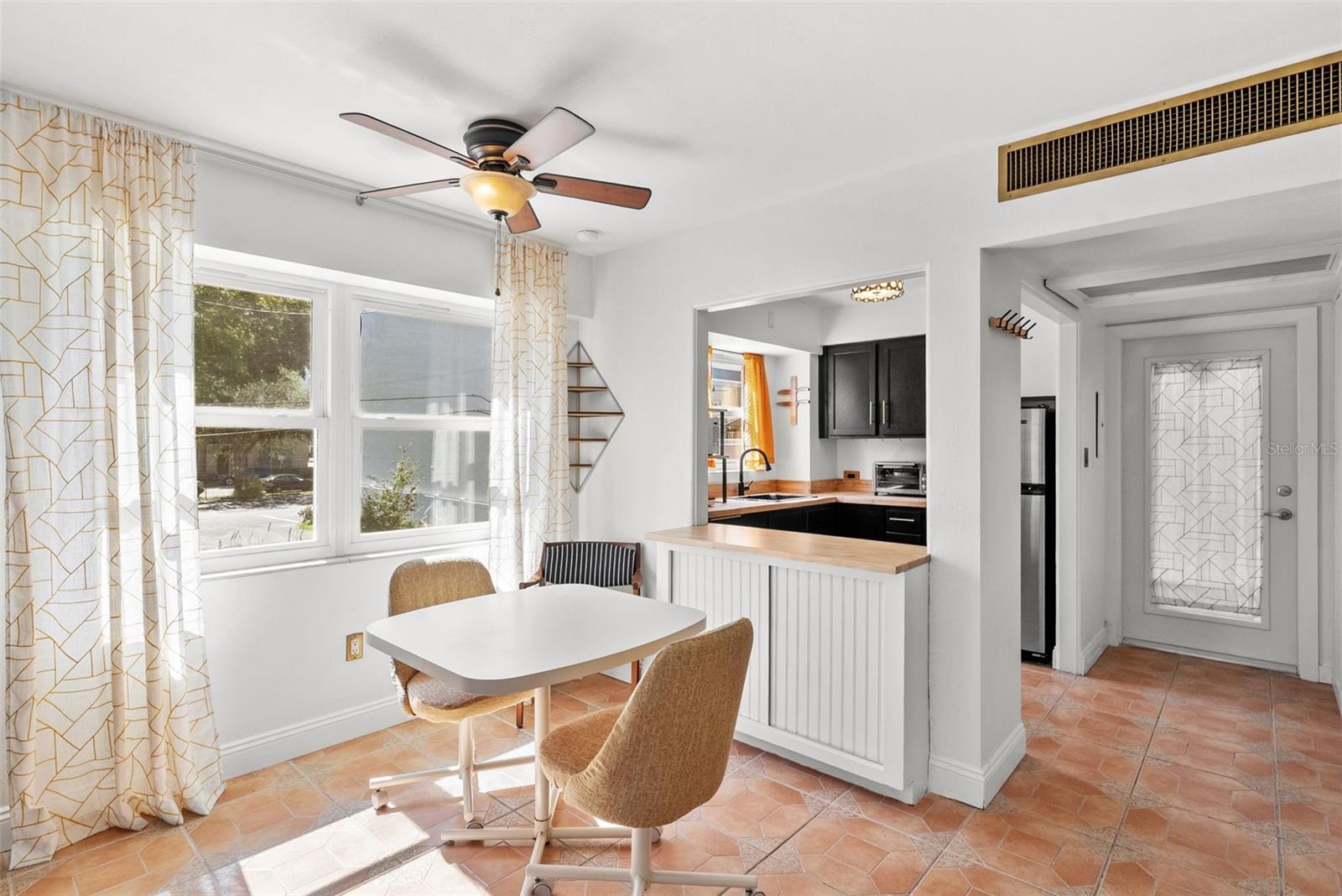 Image 3 of 36 For 750 Burlington Avenue N 1h