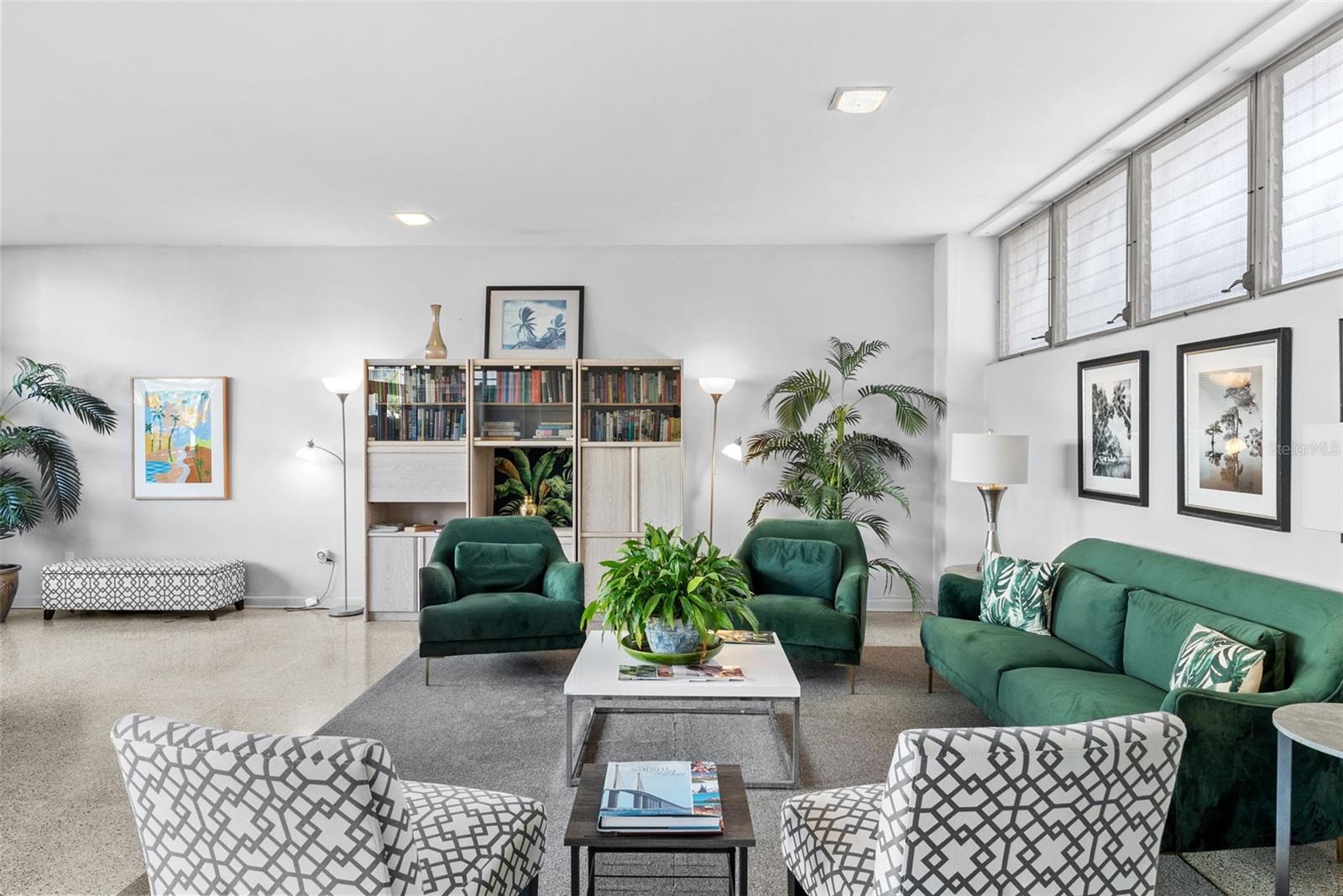 Image 33 of 36 For 750 Burlington Avenue N 1h
