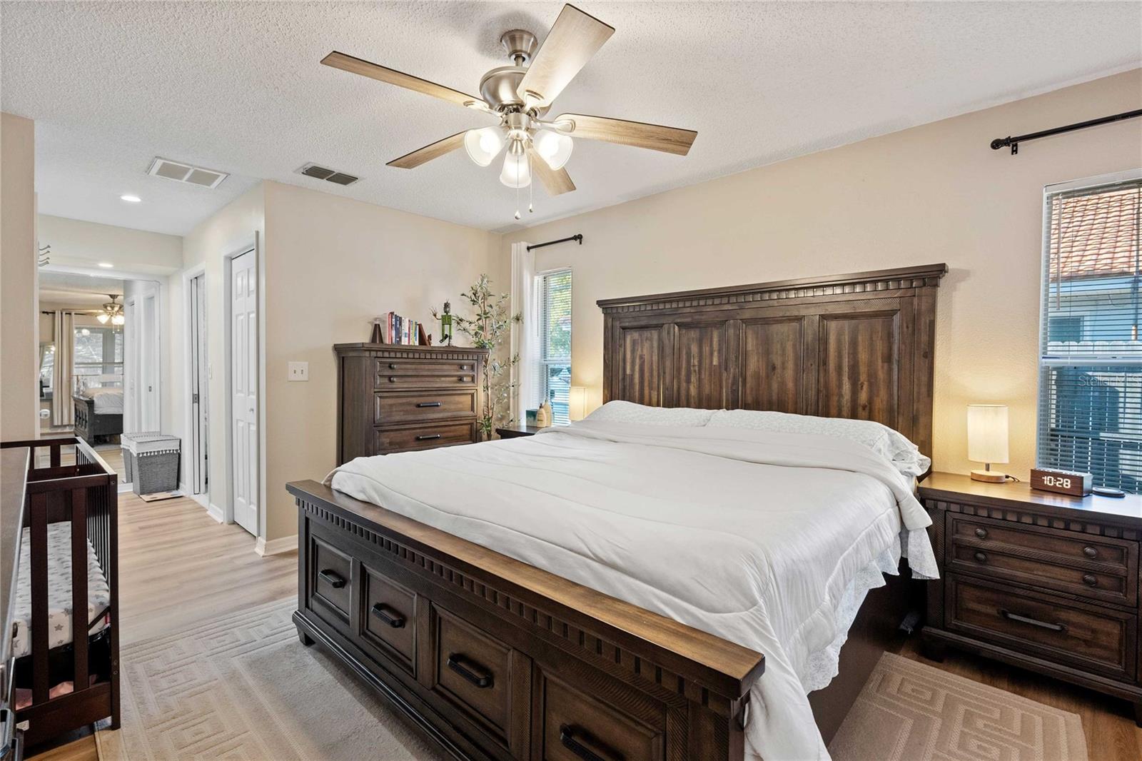 Image 11 of 33 For 13517 Coronado Drive