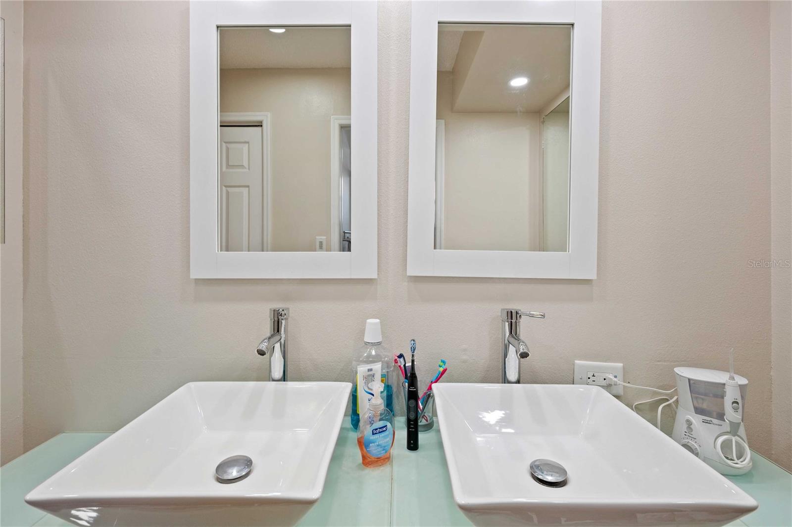 Image 22 of 33 For 13517 Coronado Drive