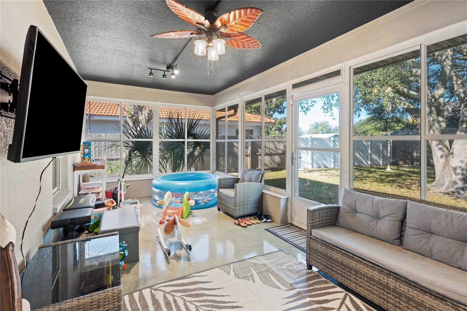 Image 27 of 33 For 13517 Coronado Drive