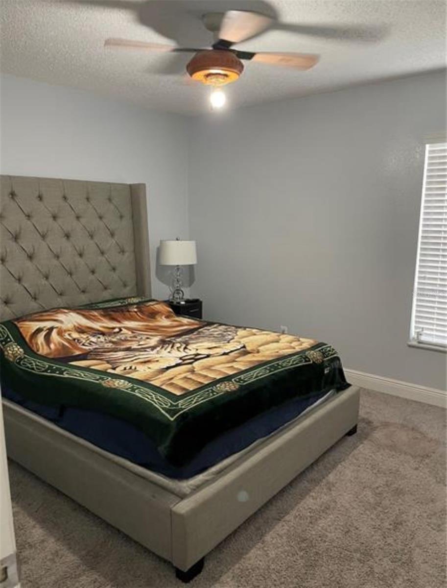 Listing photo id 10 for 6125 Mariner Boulevard