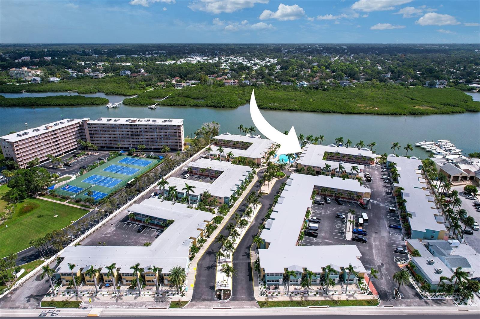 Image 10 of 17 For 19417 Gulf Boulevard A103