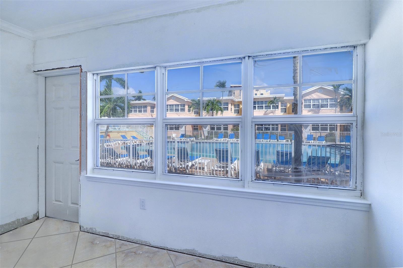 Image 15 of 17 For 19417 Gulf Boulevard A103