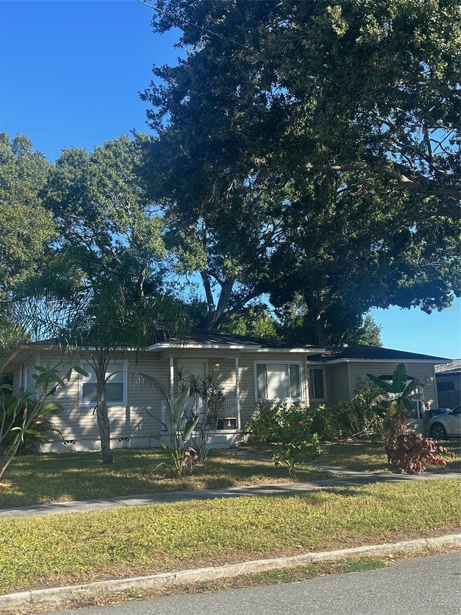 Image 6 of 6 For 1121 51st Avenue N