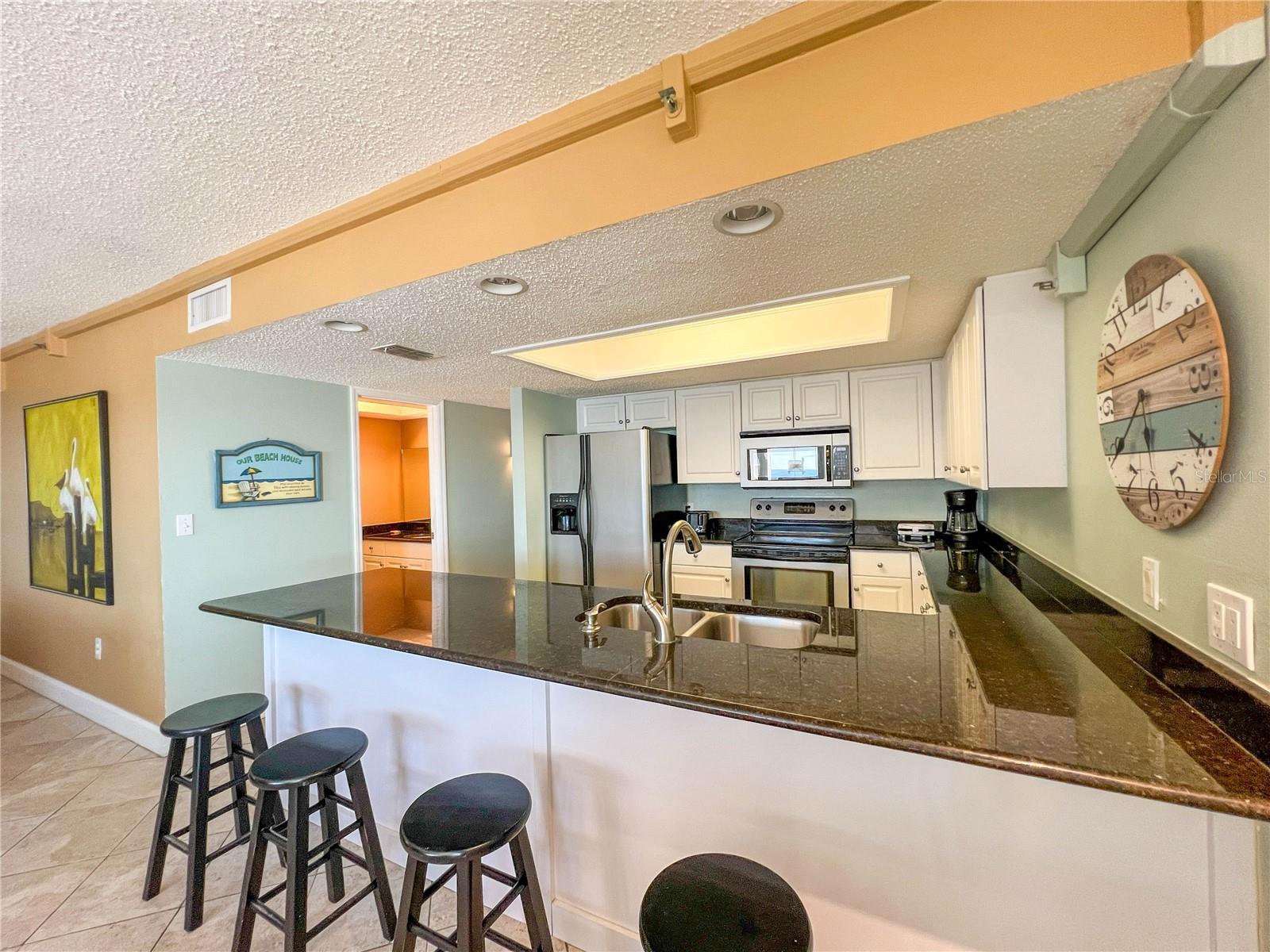 Image 13 of 27 For 18610 Gulf Boulevard 203