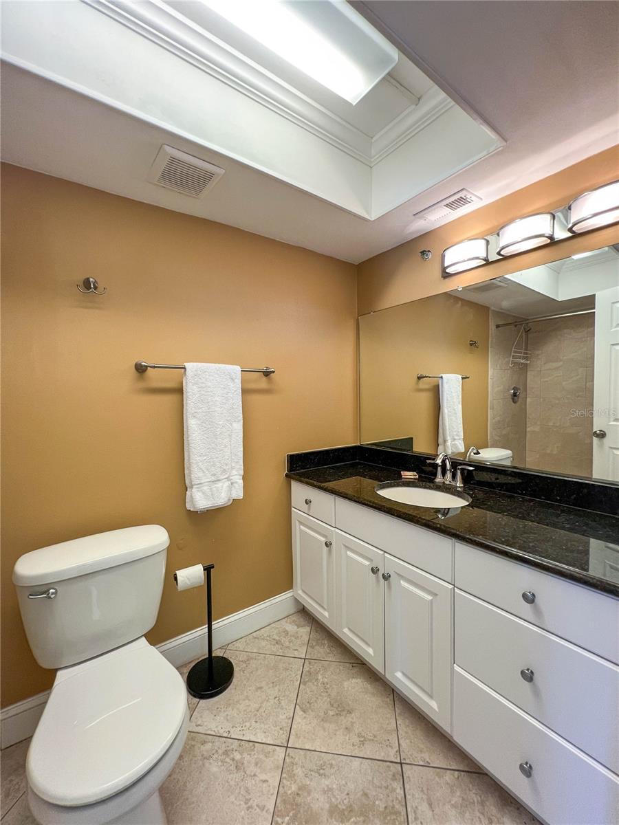 Image 20 of 27 For 18610 Gulf Boulevard 203