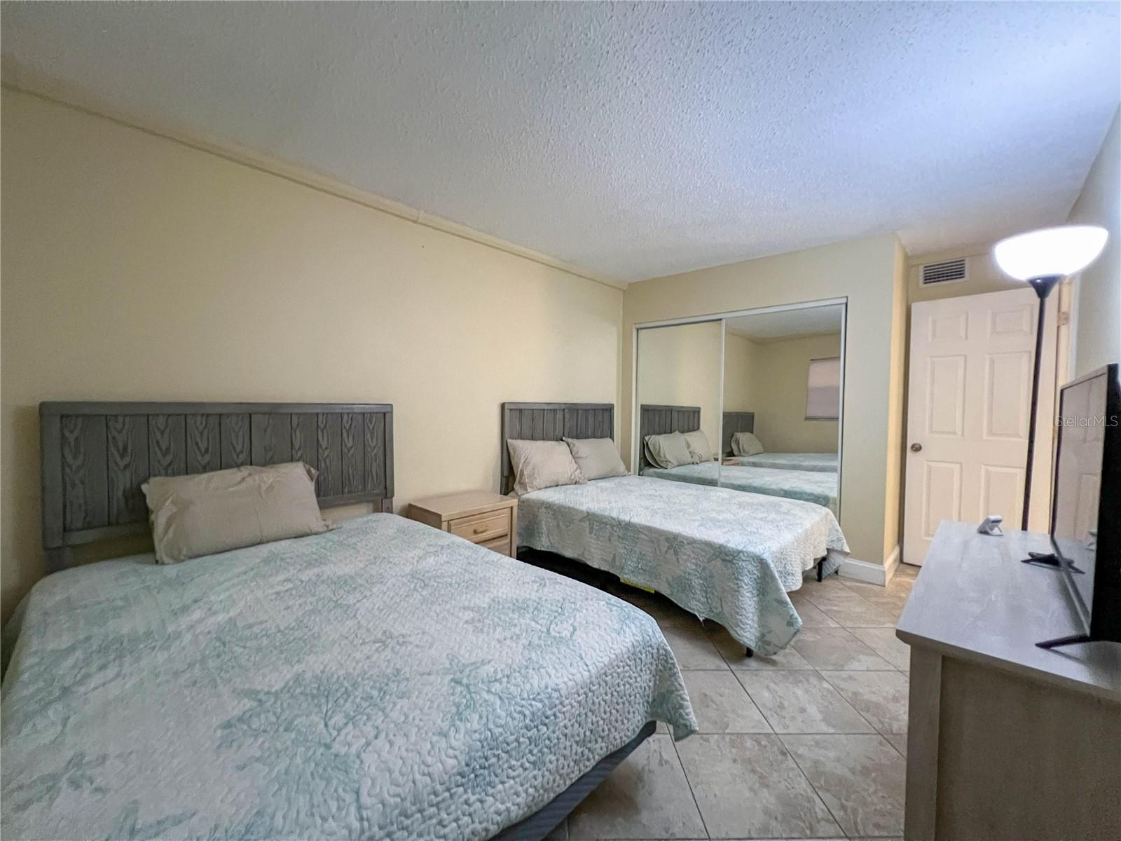 Image 22 of 27 For 18610 Gulf Boulevard 203