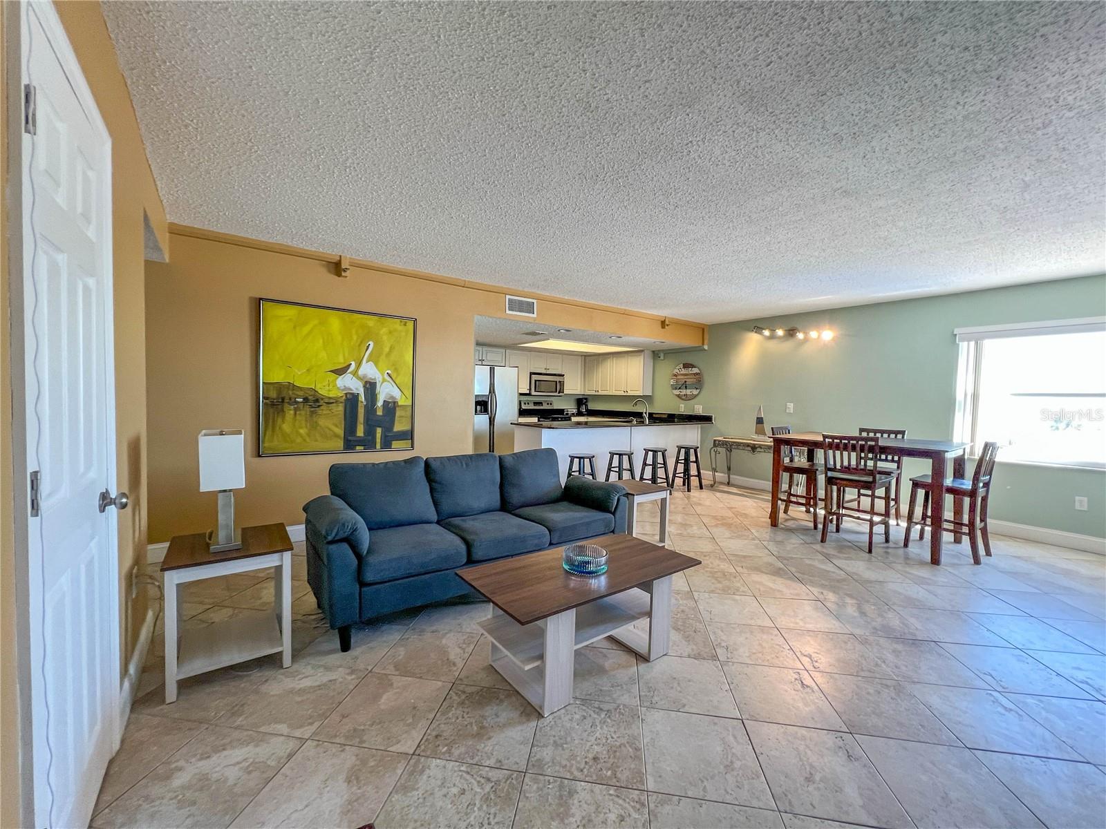 Image 5 of 27 For 18610 Gulf Boulevard 203