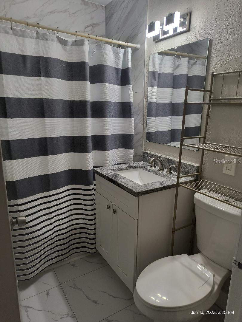 Image 4 of 7 For 921 Hiawatha Street