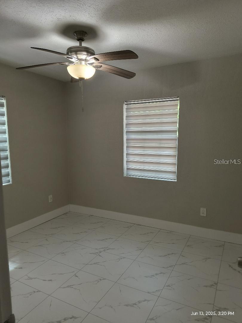 Image 5 of 7 For 921 Hiawatha Street