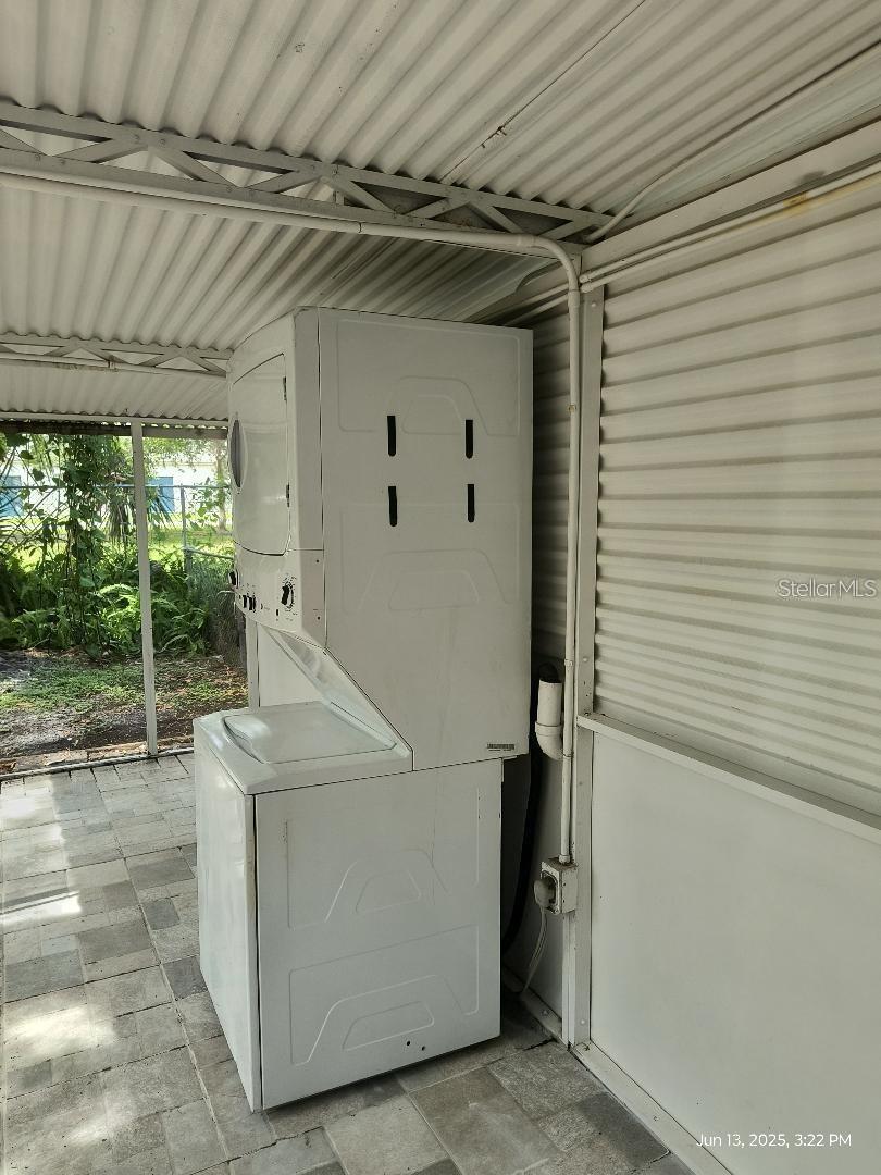 Image 6 of 7 For 921 Hiawatha Street